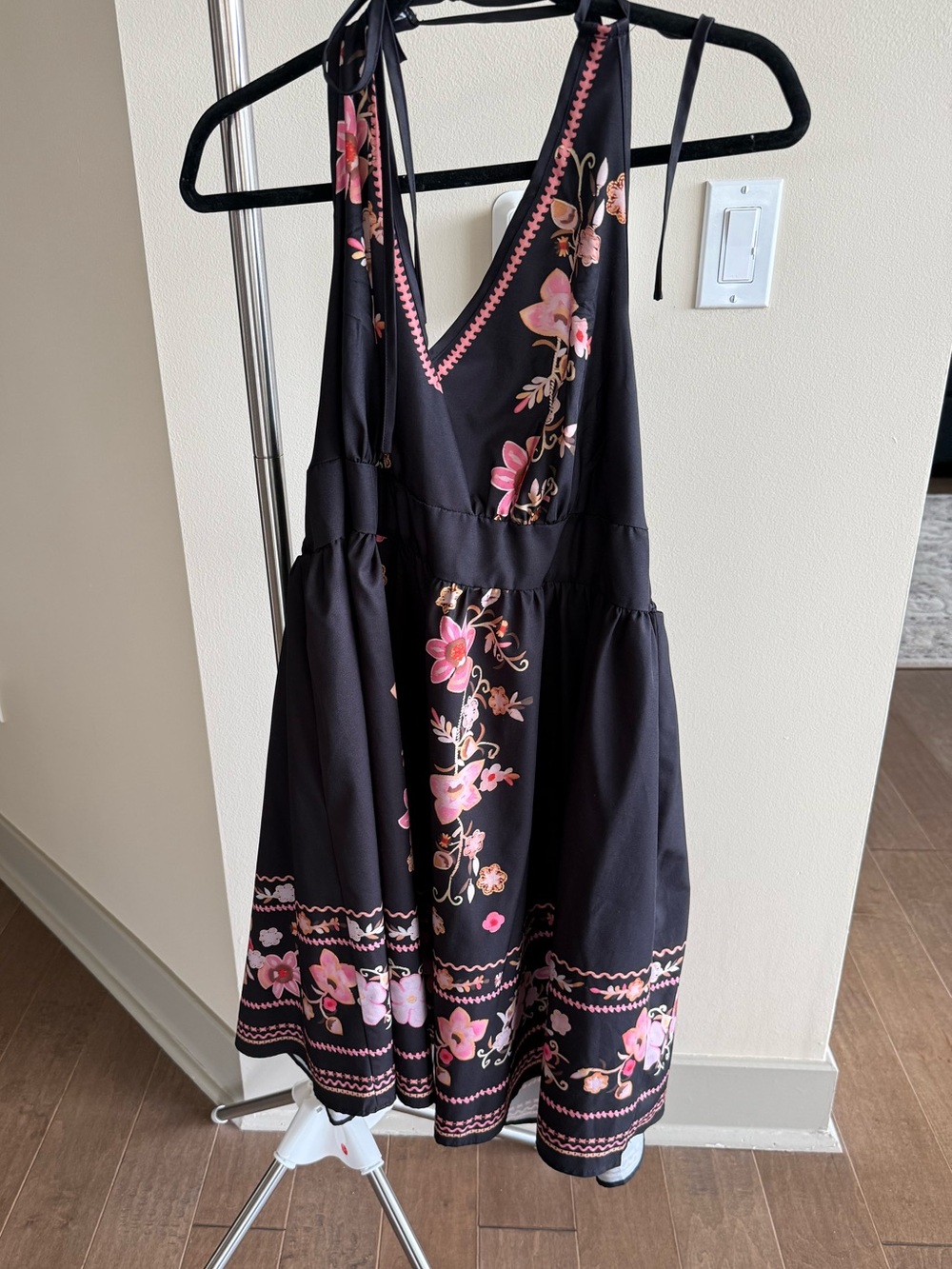 SHEIN Curve Black Garment with Subtle Pink Floral Detail